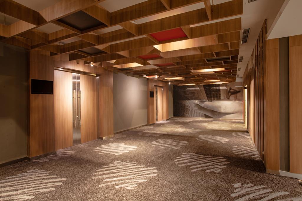 Ibis Makassar City Center Экстерьер фото